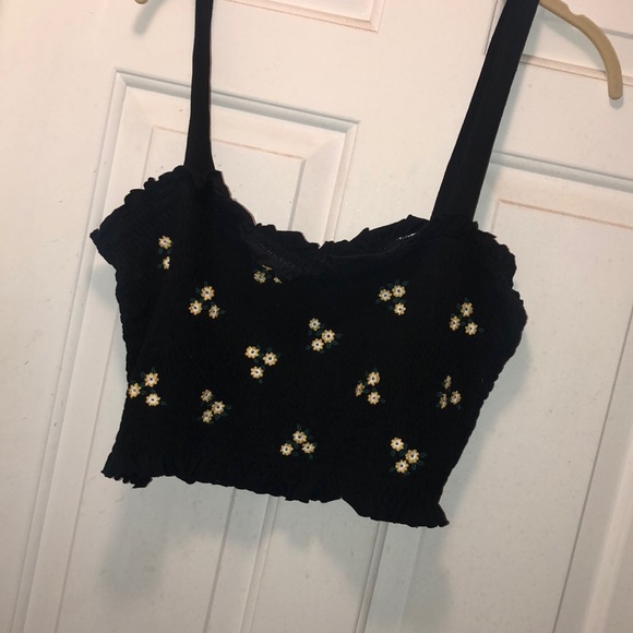 H&M Tops - Flower crop top